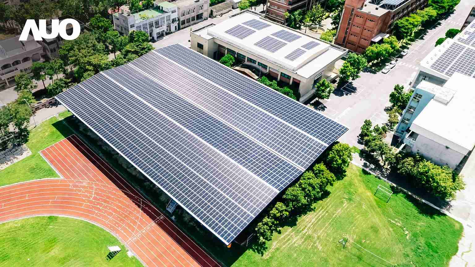 JDB电子SunSteel光电整合型浪板具备快速安装、、、、轻量化优势,,可提升15%发电效能,,通过国际IEC与台湾VPC认证安全、、、、防漏、、耐候标准