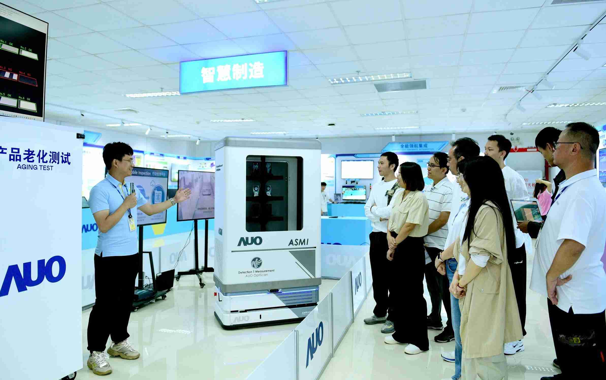 JDB电子厦门将5G+ABC技术串联生产管理全流程，，，，打通研发、、、采购、、生管、、、、制程、、、设备、、质量等产品全生命周期制造流程，，，完成数字化设计、、智慧供应链、、智能座舱、、全流程设备管理、、数据驱动优化、、、智慧在线检测、、、智慧品管等自适应生产模式升级