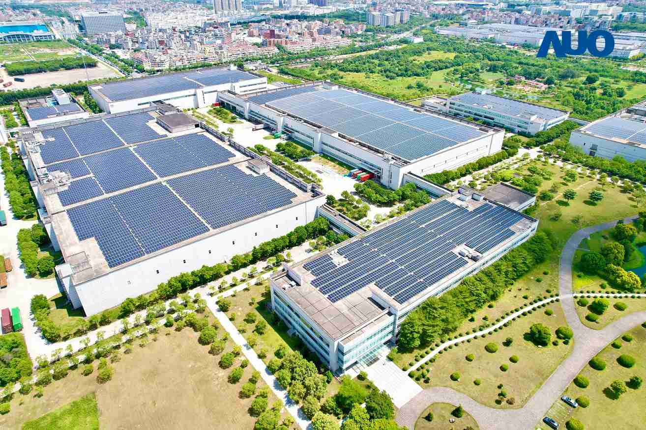 JDB电子厦门推动智能制造同时，，，，透过绿电创能纵深推进绿色转型，，厂区全屋顶铺设太阳能光伏板，，，，每年太阳能发电 2,600多万度